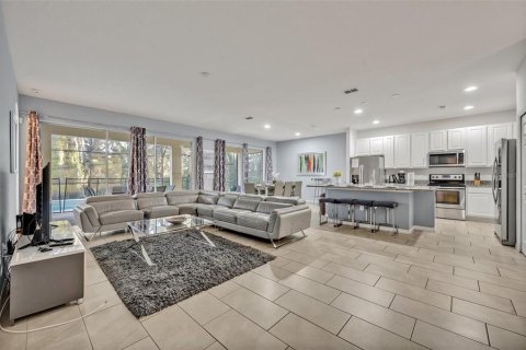 House in Davenport, Florida 9 bedrooms, 372.72 sq.m. № 1732224 - photo 7