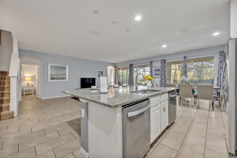 House in Davenport, Florida 9 bedrooms, 372.72 sq.m. № 1732224 - photo 10