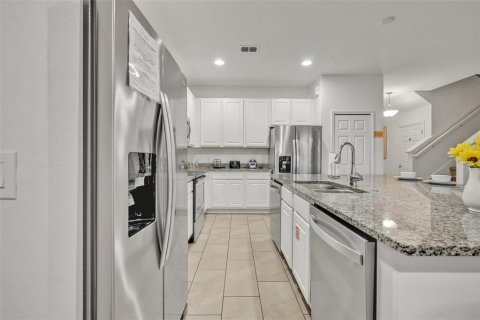 House in Davenport, Florida 9 bedrooms, 372.72 sq.m. № 1732224 - photo 11