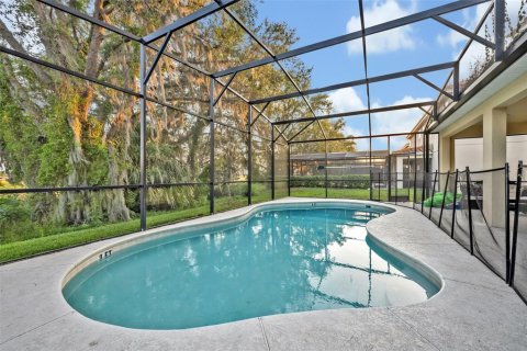 House in Davenport, Florida 9 bedrooms, 372.72 sq.m. № 1732224 - photo 21