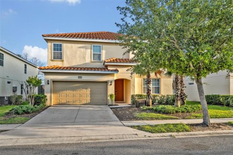 House in Davenport, Florida 9 bedrooms, 372.72 sq.m. № 1732224 - photo 1