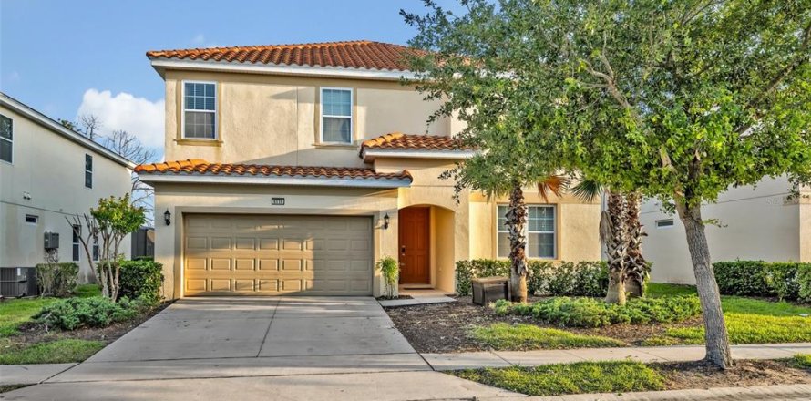 House in Davenport, Florida 9 bedrooms, 372.72 sq.m. № 1732224