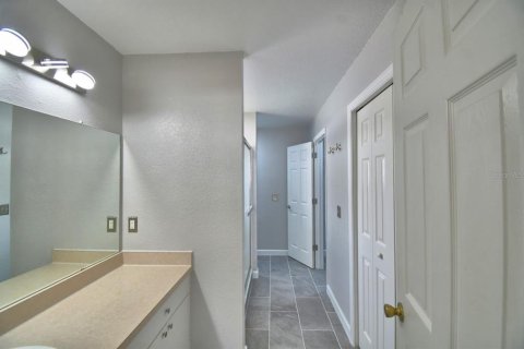 House in Winter Haven, Florida 4 bedrooms, 138.24 sq.m. № 2093330 - photo 17