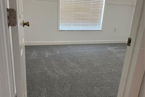 House in Winter Haven, Florida 4 bedrooms, 138.24 sq.m. № 2093330 - photo 26