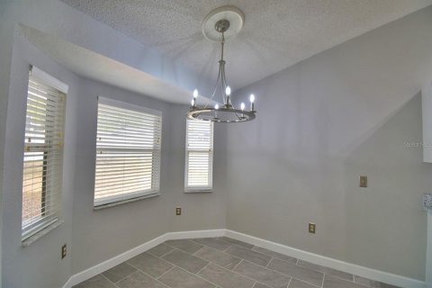 House in Winter Haven, Florida 4 bedrooms, 138.24 sq.m. № 2093330 - photo 14
