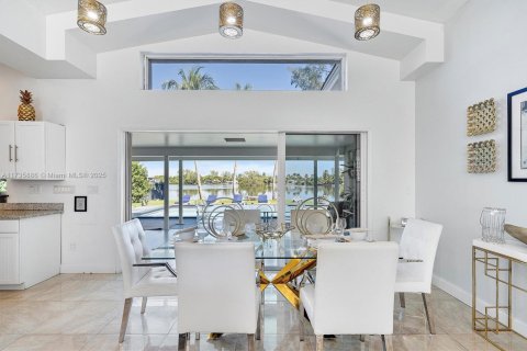 Villa ou maison à louer à Miami, Floride: 4 chambres, 176.98 m2 № 1485718 - photo 26