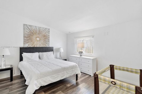 Villa ou maison à louer à Miami, Floride: 4 chambres, 176.98 m2 № 1485718 - photo 20