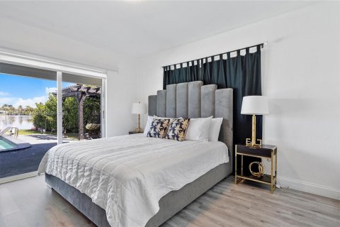 Villa ou maison à louer à Miami, Floride: 4 chambres, 176.98 m2 № 1485718 - photo 12