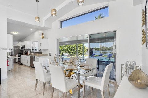 Villa ou maison à louer à Miami, Floride: 4 chambres, 176.98 m2 № 1485718 - photo 25