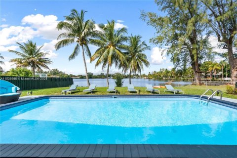 Villa ou maison à Miami, Floride 4 chambres, 176.98 m2 № 1485718