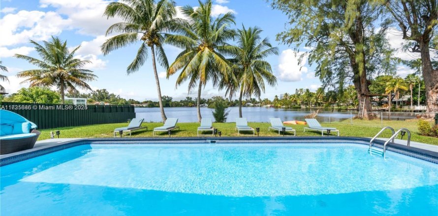 Villa ou maison à Miami, Floride 4 chambres, 176.98 m2 № 1485718