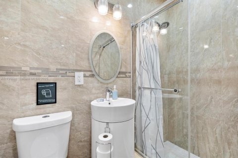 Villa ou maison à louer à Miami, Floride: 4 chambres, 176.98 m2 № 1485718 - photo 22