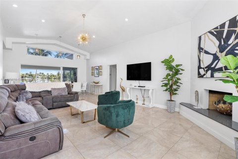 Villa ou maison à louer à Miami, Floride: 4 chambres, 176.98 m2 № 1485718 - photo 11