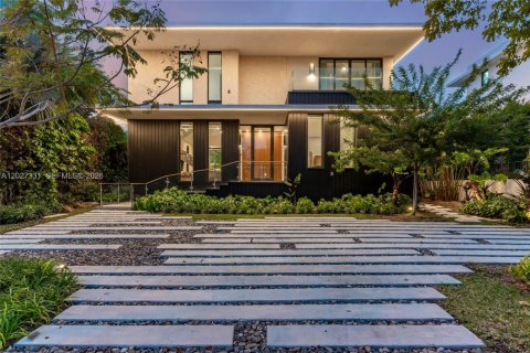 Villa ou maison à Miami Beach, Floride 4 chambres, 267 m2 № 2267909
