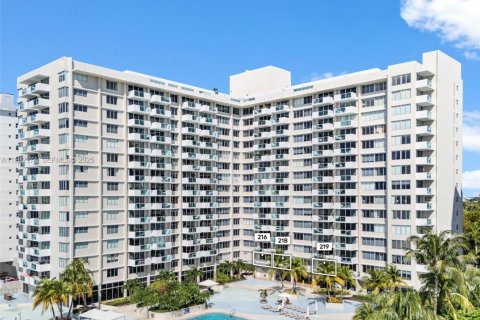 Propiedad comercial en venta en Miami Beach, Florida № 1990784 - foto 11