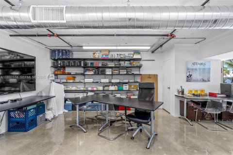 Propiedad comercial en venta en Miami Beach, Florida № 1990784 - foto 19