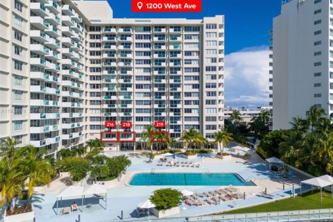 Propiedad comercial en venta en Miami Beach, Florida № 1990784 - foto 27