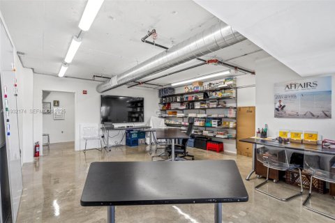 Propiedad comercial en venta en Miami Beach, Florida № 1990784 - foto 20