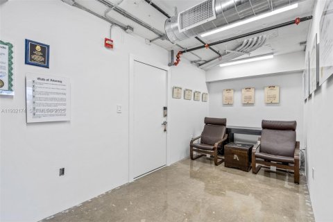 Propiedad comercial en venta en Miami Beach, Florida № 1990784 - foto 16