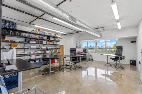 Propiedad comercial en venta en Miami Beach, Florida № 1990784 - foto 18