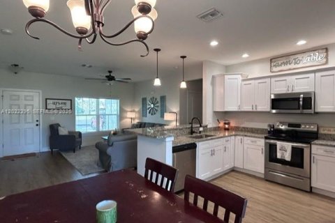 House in Sebring, Florida 3 bedrooms № 2086951 - photo 3