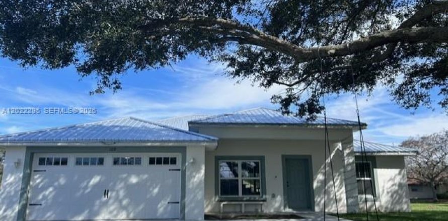 House in Sebring, Florida 3 bedrooms № 2086951