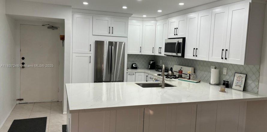 Condo à Pinecrest, Floride, 2 chambres № 1821884