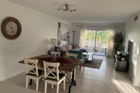 Condominio en alquiler en Pinecrest, Florida, 2 dormitorios, 103.12 m2 № 1821884 - foto 3