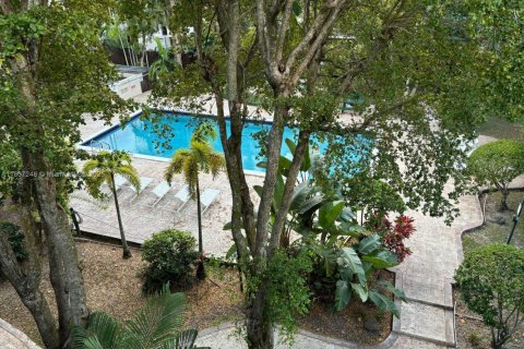Condominio en alquiler en Pinecrest, Florida, 2 dormitorios, 103.12 m2 № 1821884 - foto 10
