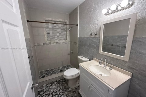Villa ou maison à vendre à Hollywood, Floride: 3 chambres, 142.23 m2 № 1854735 - photo 8