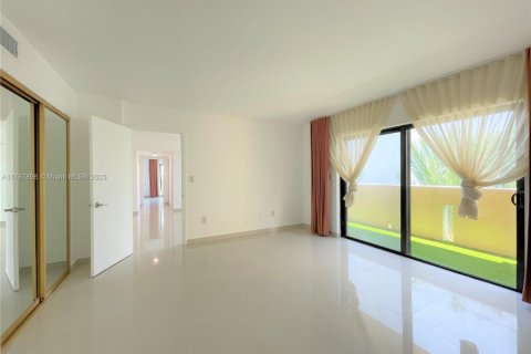 Copropriété à louer à Miami Beach, Floride: 2 chambres, 100.06 m2 № 1645315 - photo 10