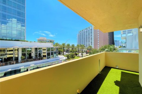 Copropriété à louer à Miami Beach, Floride: 2 chambres, 100.06 m2 № 1645315 - photo 1