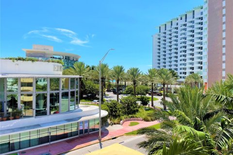 Copropriété à louer à Miami Beach, Floride: 2 chambres, 100.06 m2 № 1645315 - photo 18