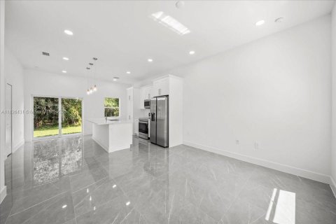 Villa ou maison à vendre à Lehigh Acres, Floride: 3 chambres № 1801146 - photo 4