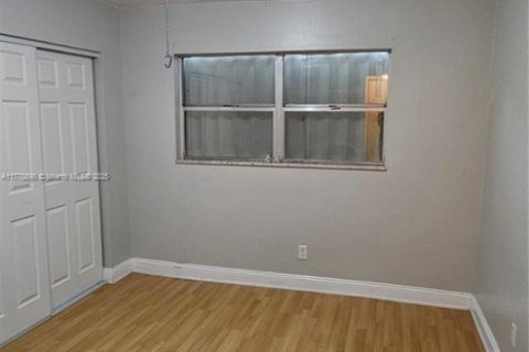 Condo in Oakland Park, Florida, 2 bedrooms  № 1861754 - photo 29