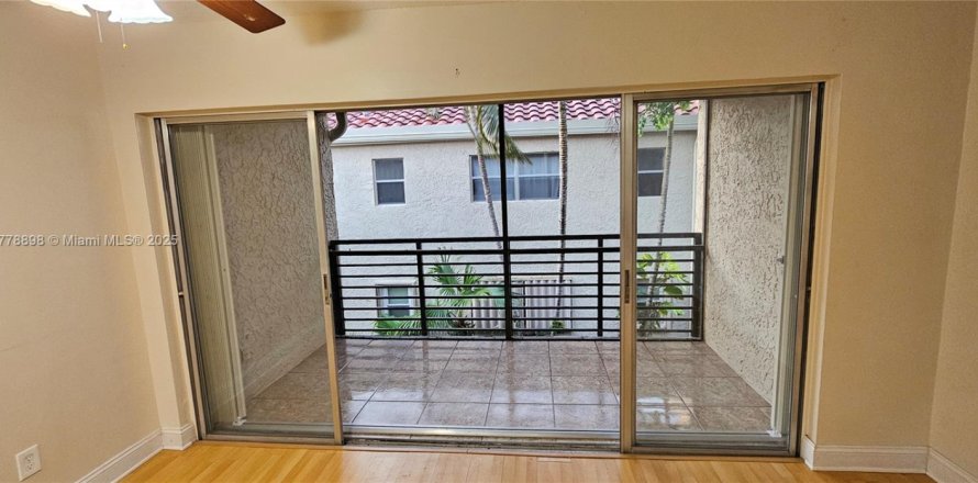 Condo in Oakland Park, Florida, 2 bedrooms  № 1861754