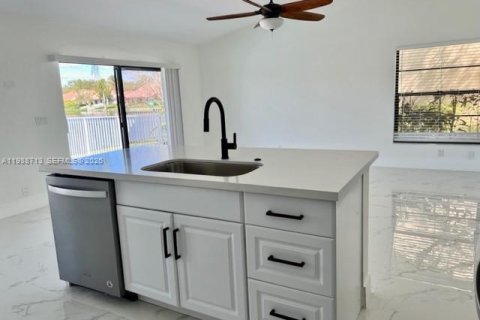 Casa en alquiler en Plantation, Florida, 4 dormitorios, 212.19 m2 № 2055571 - foto 17