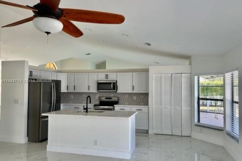 Casa en alquiler en Plantation, Florida, 4 dormitorios, 212.19 m2 № 2055571 - foto 15