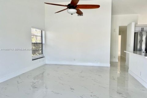 Casa en alquiler en Plantation, Florida, 4 dormitorios, 212.19 m2 № 2055571 - foto 19