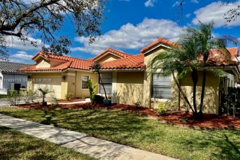 Casa en alquiler en Plantation, Florida, 4 dormitorios, 212.19 m2 № 2055571 - foto 2