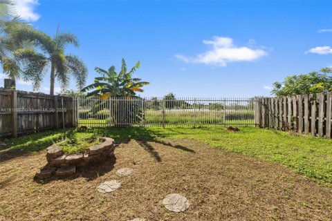 Купить виллу или дом в Хомстед, Флорида 3 спальни, 148.09м2, № 1972835 - фото 26