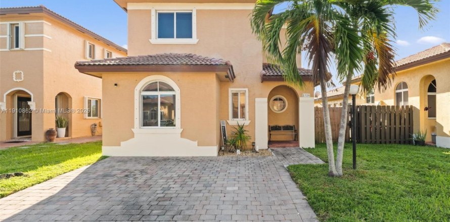 Дом в Хомстед, Флорида 3 спальни, 148.09м2 № 1972835