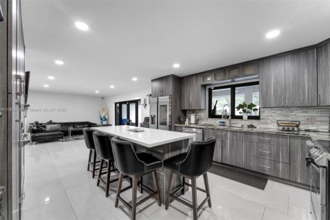 Купить виллу или дом в Майами, Флорида 5 спален, 203.55м2, № 1974308 - фото 12