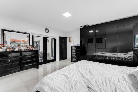 Купить виллу или дом в Майами, Флорида 5 спален, 203.55м2, № 1974308 - фото 23