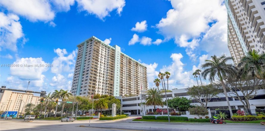 Condo à Hollywood, Floride, 2 chambres  № 1727932