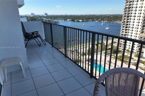 Copropriété à louer à Hollywood, Floride: 2 chambres, 145.86 m2 № 1727932 - photo 20