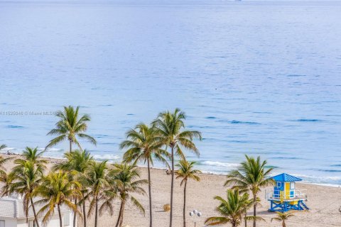 Copropriété à louer à Hollywood, Floride: 2 chambres, 145.86 m2 № 1727932 - photo 24