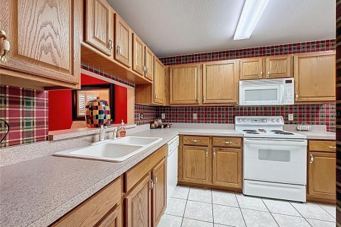 House in Clermont, Florida 2 bedrooms, 129.51 sq.m. № 1773013 - photo 9