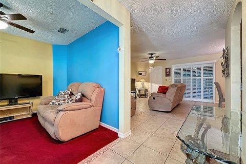 House in Clermont, Florida 2 bedrooms, 129.51 sq.m. № 1773013 - photo 3