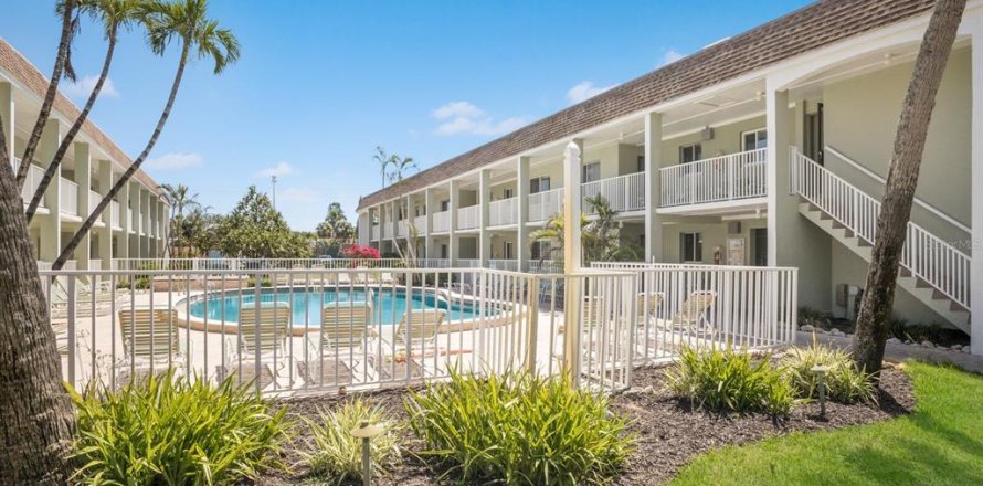 Condominio en Holmes Beach, Florida, 2 dormitorios № 1680338